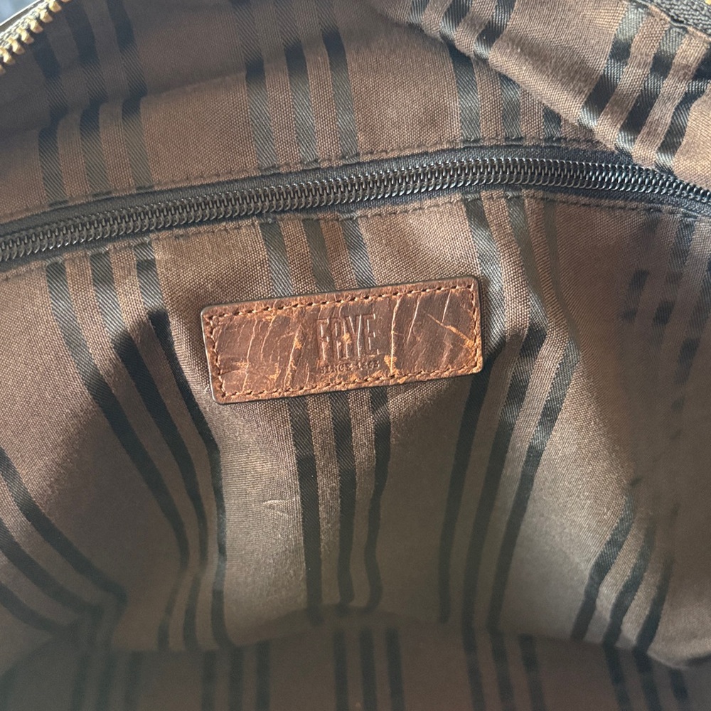 Frye Logan Weekender - Picture 5 of 6